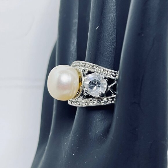 Silver Tone Statement Ring With Faux Pearl & Clear Rhinestones Size 6.25 (R447) - Picture 4 of 8